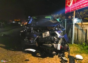 Hiện trường ôtô bán tải tông chết 4 người ở Phú Yên