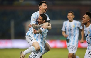 Copa America 2021: Messi tỏa sáng giúp Argentina vào bán kết