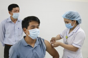 Miền Trung tăng tốc tiêm vaccine cho lao động ở khu công nghiệp