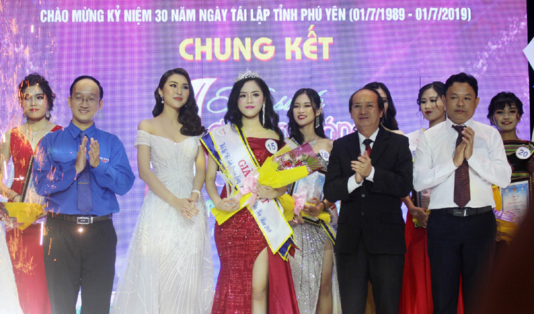 Giải nhất thuộc về nữ sinh Phan Nguyễn Hồng Lam