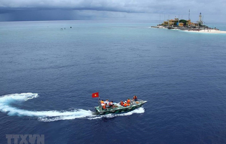 ''Ấn Độ cần ưu tiên vấn đề biển Đông trong chính sách đối ngoại''