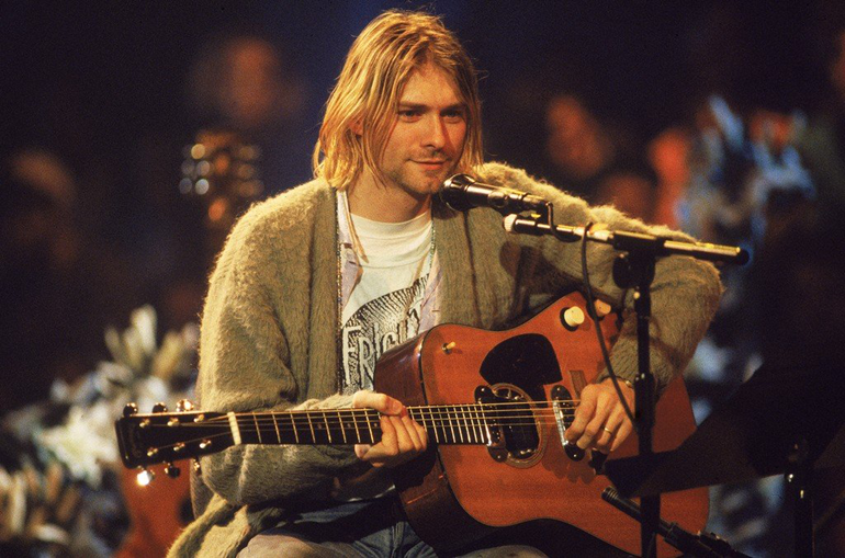 Guitar của Kurt Cobain được đấu giá 6 triệu USD