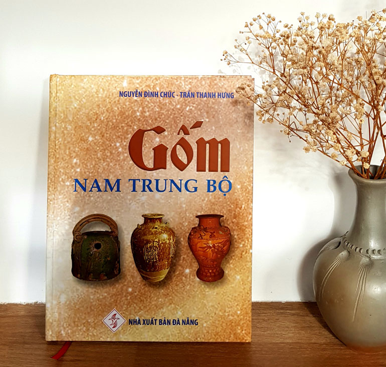 Sách Gốm Nam Trung Bộ ra mắt bạn đọc