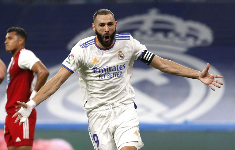 Benzema tỏa sáng giúp Real Madrid thắng đậm trên sân nhà